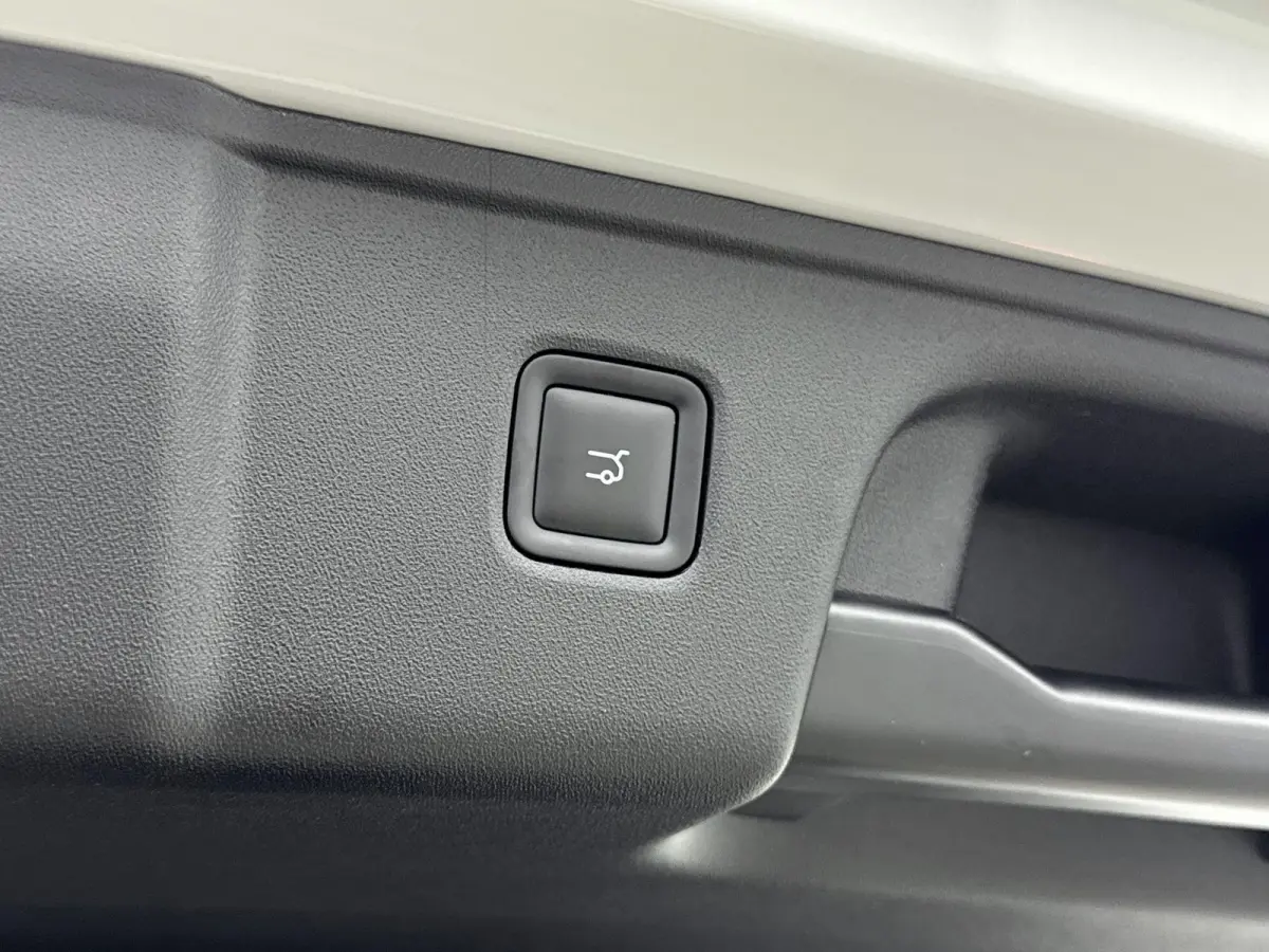 Design Plug-in Hybrid 215pk 28.4 kWh Automaat | Navigatie | Panoramadak | 360° Camera | Stoel- en stuurverwarming | Lederen elektrisch verstelbare en geventileerde stoelen | Elektrische ach