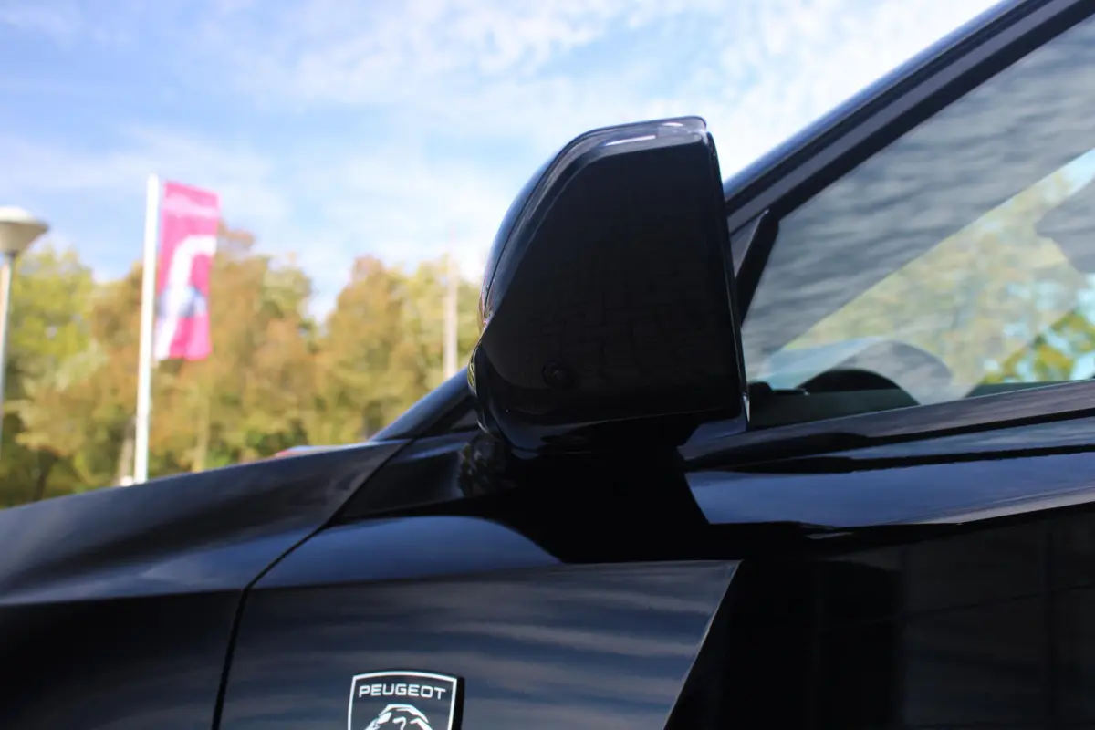 1.2 Hybrid 145PK AUTOMAAT GT *NIEUWE AUTO!* | ELEKTRISCH VERSTELBARE STOELEN MET MASSAGEFUNCTIE EN VERWARMING | BEKLEDING ALCANTARA/KUNSTLEDER | 360 VISION & DRIVE ASSIST PLUS PACK | HANDSFR