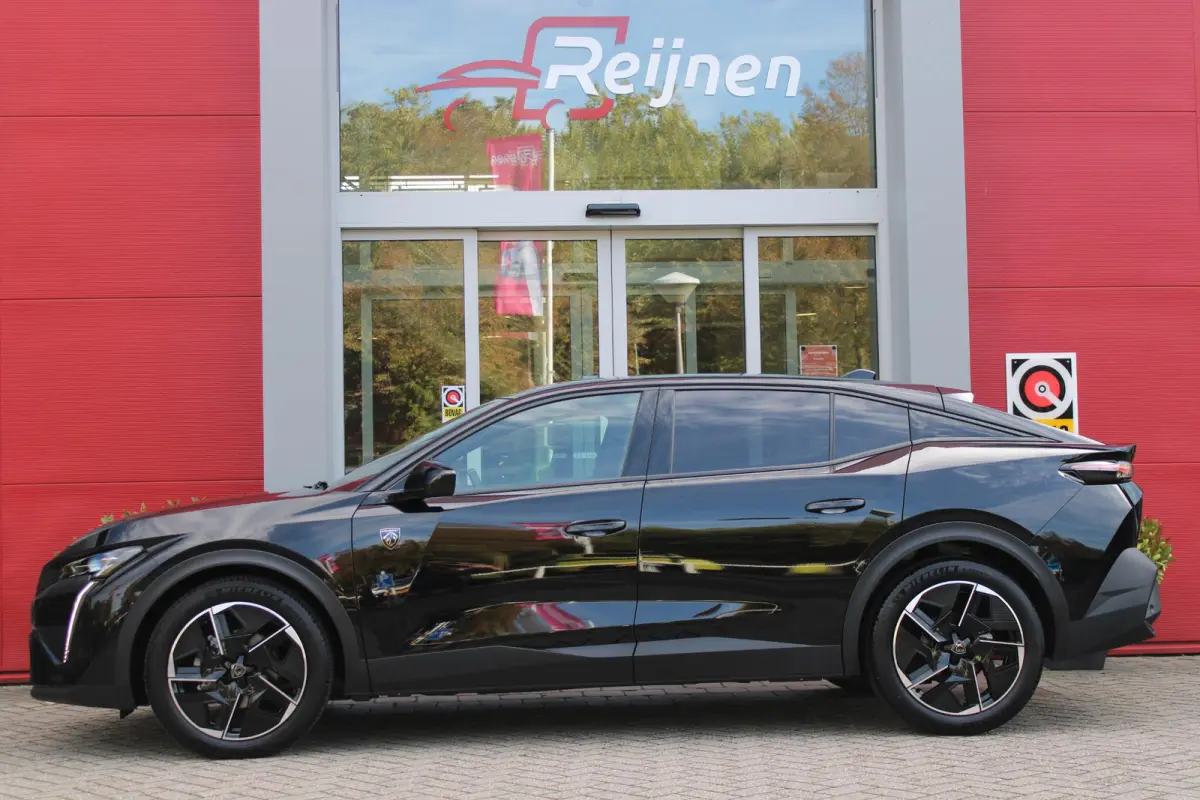 1.2 Hybrid 145PK AUTOMAAT GT *NIEUWE AUTO!* | ELEKTRISCH VERSTELBARE STOELEN MET MASSAGEFUNCTIE EN VERWARMING | BEKLEDING ALCANTARA/KUNSTLEDER | 360 VISION & DRIVE ASSIST PLUS PACK | HANDSFR