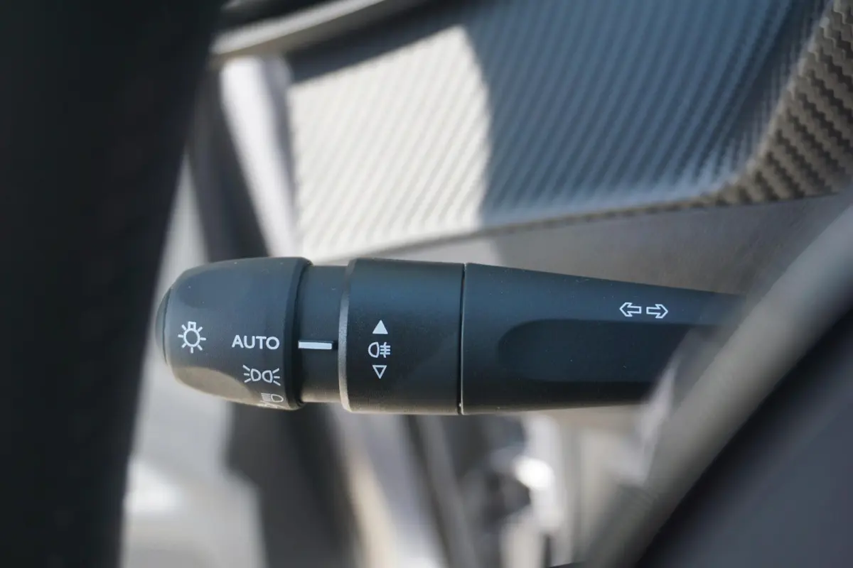 1.2 PureTech 100 Allure 180° Camera | Navi