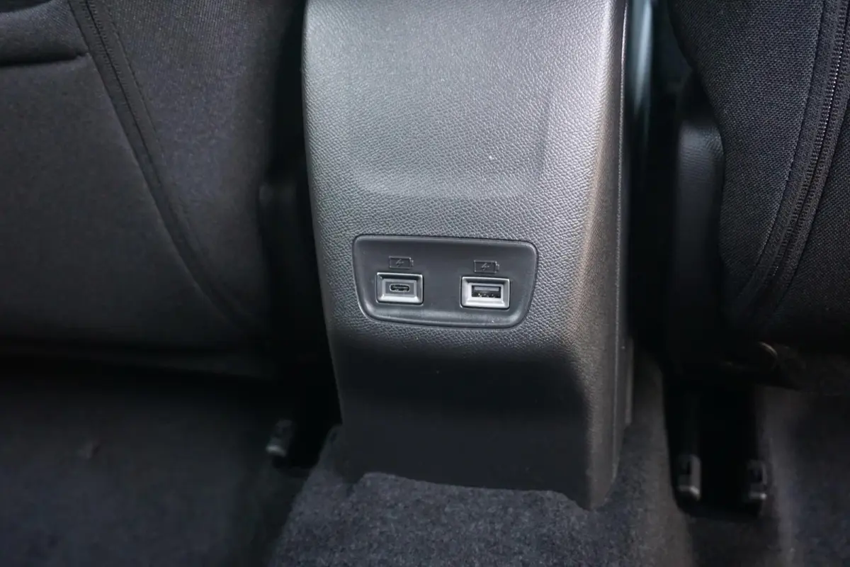 1.2 PureTech 100 Allure 180° Camera | Navi