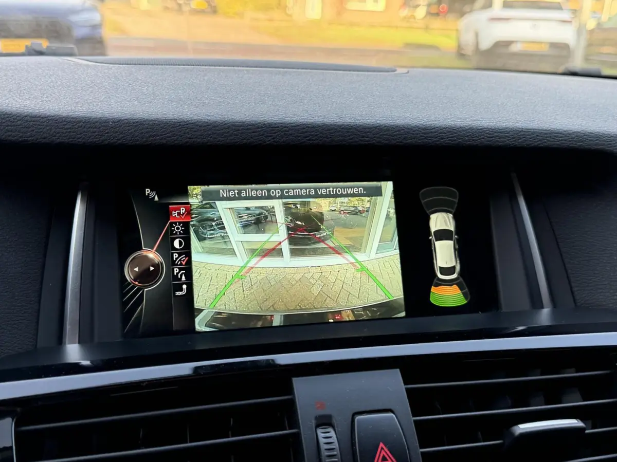xDrive20d High Executive Led, Leer, Head-Up, Navi, LM..