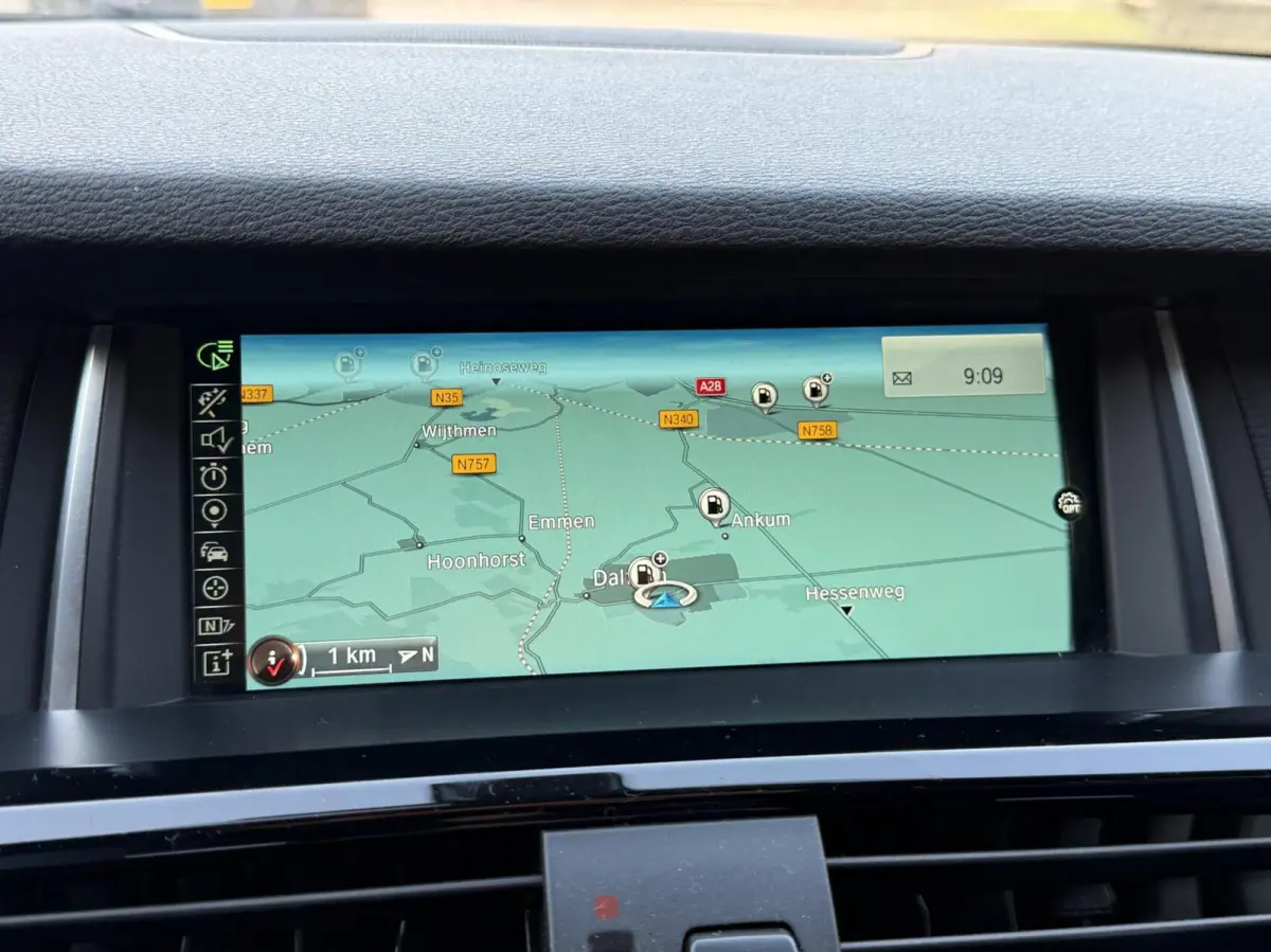 xDrive20d High Executive Led, Leer, Head-Up, Navi, LM..