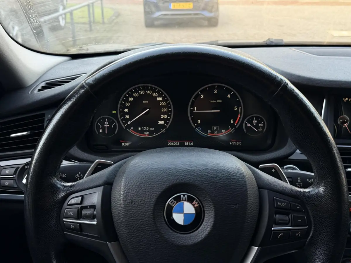 xDrive20d High Executive Led, Leer, Head-Up, Navi, LM..