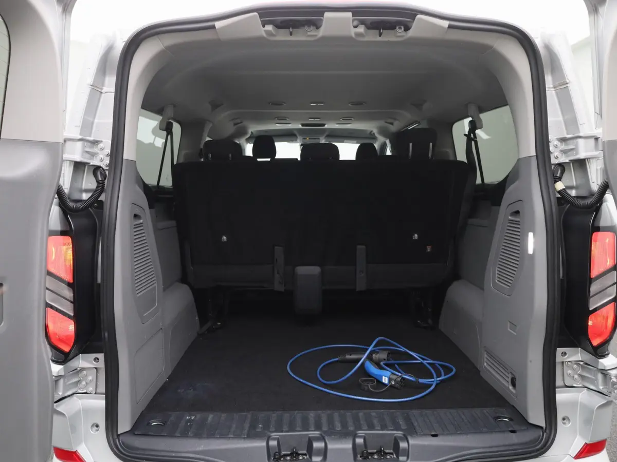 340 2.5 PHEV L2H1 Limited Aut. | 9-Pers. | Incl. btw en bpm | Navigatie | Cruise | Apple carplay