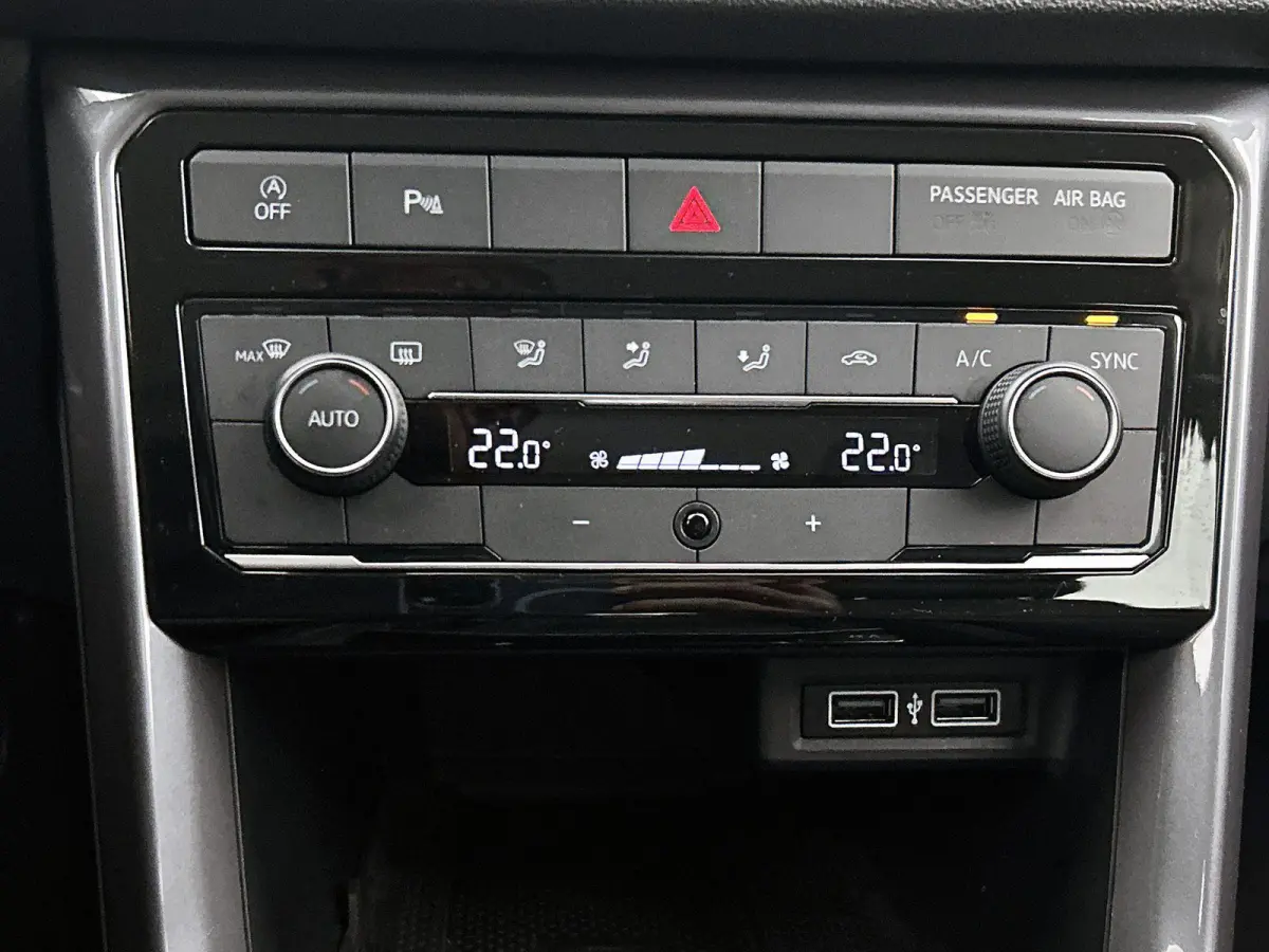1.0 TSI Style | 116 PK | Automaat | All Season Banden | LED | Trekhaak | Digital Cockpit PRO | Blind Spot (Dodehoek) | Parkeersensoren