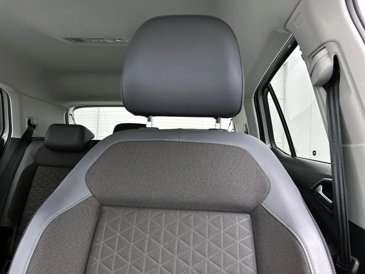 1.0 TSI Style | 116 PK | Automaat | All Season Banden | LED | Trekhaak | Digital Cockpit PRO | Blind Spot (Dodehoek) | Parkeersensoren
