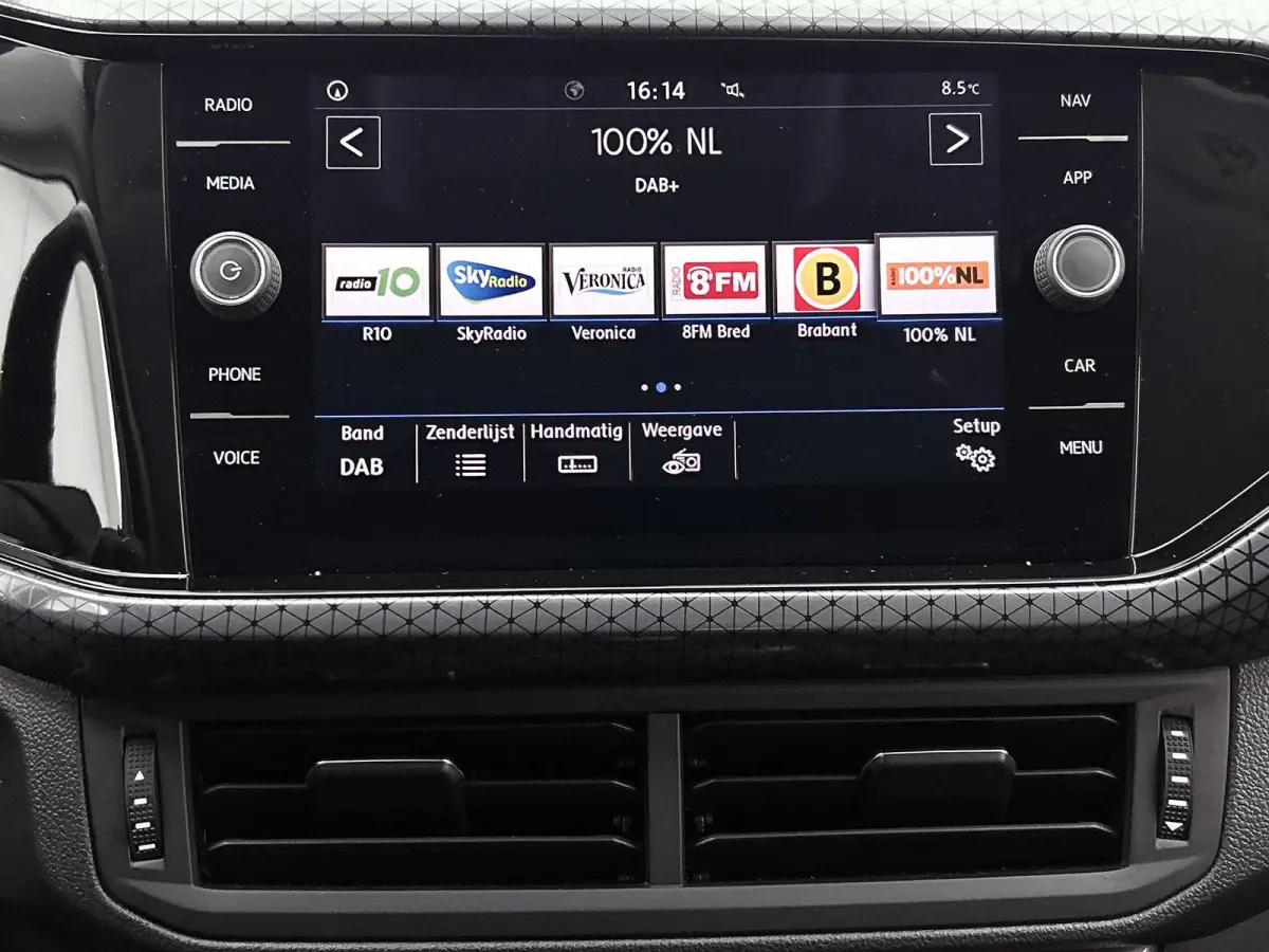 1.0 TSI Style | 116 PK | Automaat | All Season Banden | LED | Trekhaak | Digital Cockpit PRO | Blind Spot (Dodehoek) | Parkeersensoren