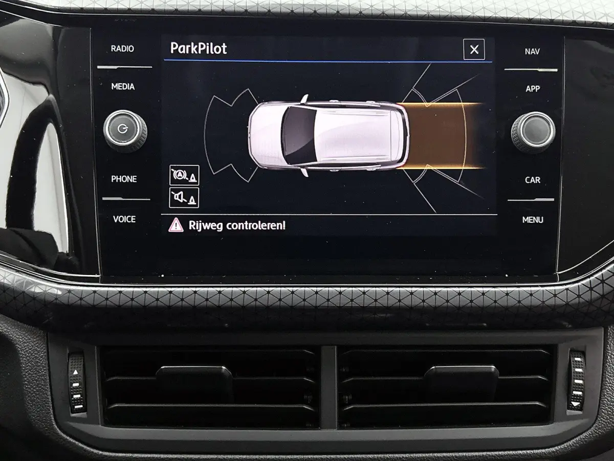 1.0 TSI Style | 116 PK | Automaat | All Season Banden | LED | Trekhaak | Digital Cockpit PRO | Blind Spot (Dodehoek) | Parkeersensoren
