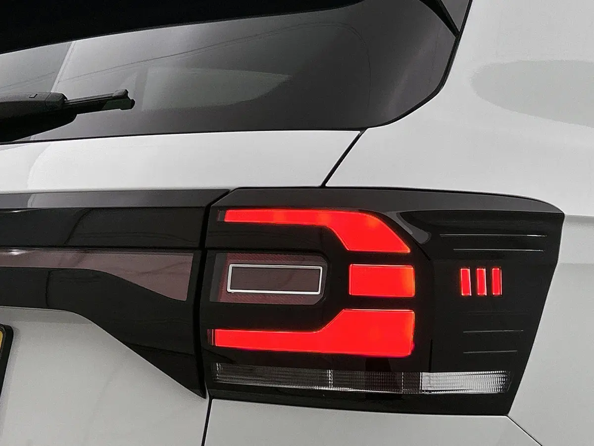 1.0 TSI Style | 116 PK | Automaat | All Season Banden | LED | Trekhaak | Digital Cockpit PRO | Blind Spot (Dodehoek) | Parkeersensoren