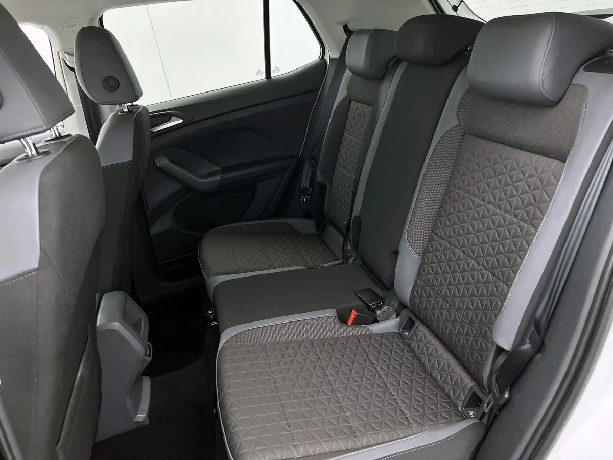 1.0 TSI Style | 116 PK | Automaat | All Season Banden | LED | Trekhaak | Digital Cockpit PRO | Blind Spot (Dodehoek) | Parkeersensoren