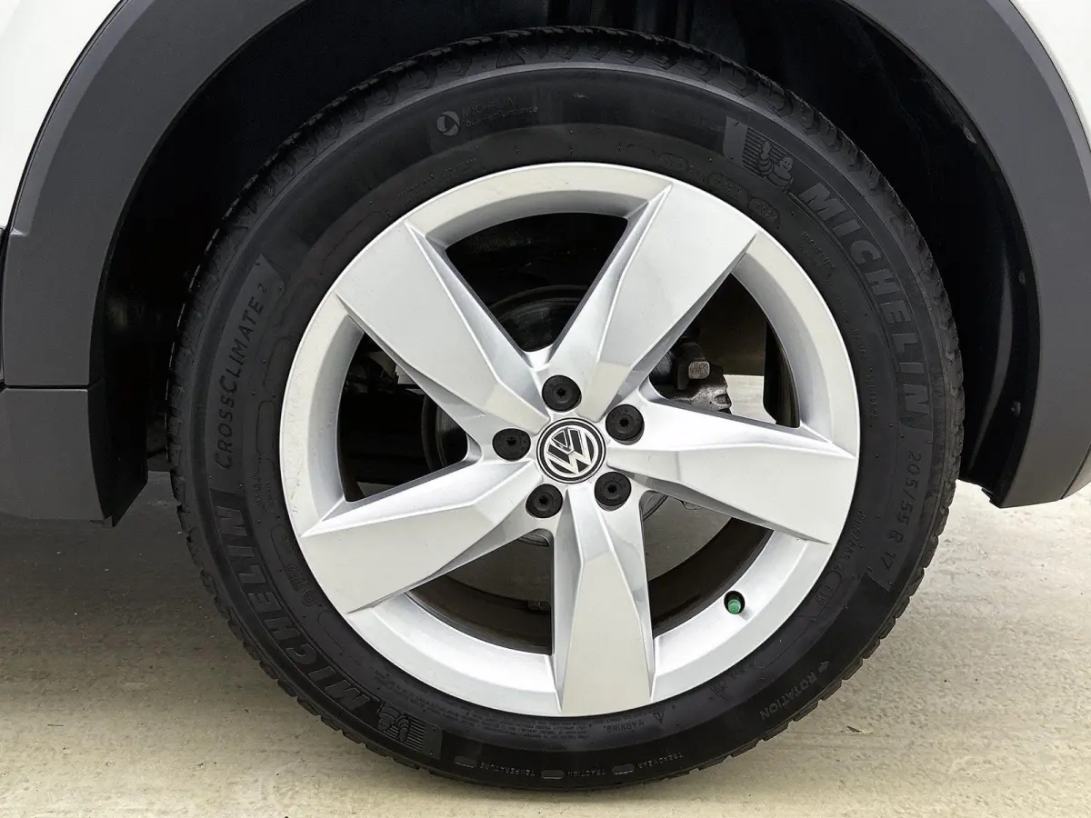 1.0 TSI Style | 116 PK | Automaat | All Season Banden | LED | Trekhaak | Digital Cockpit PRO | Blind Spot (Dodehoek) | Parkeersensoren