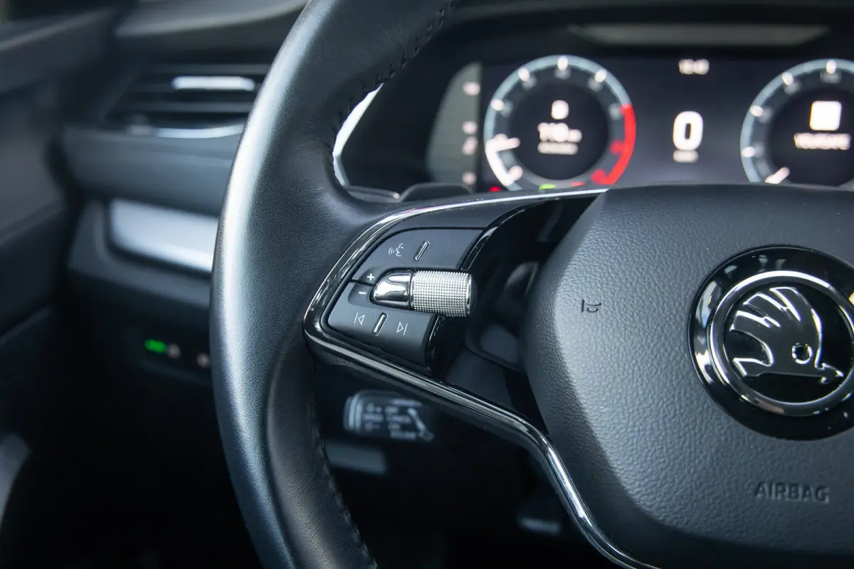 1.0 e-TSI Business Edition Plus | Stoelverwarming | Apple Carplay/Android Auto | Cruise control adaptief | Keyless | Parkeersensoren | Apple Carplay/Android Auto|telefoonintegratie premium |