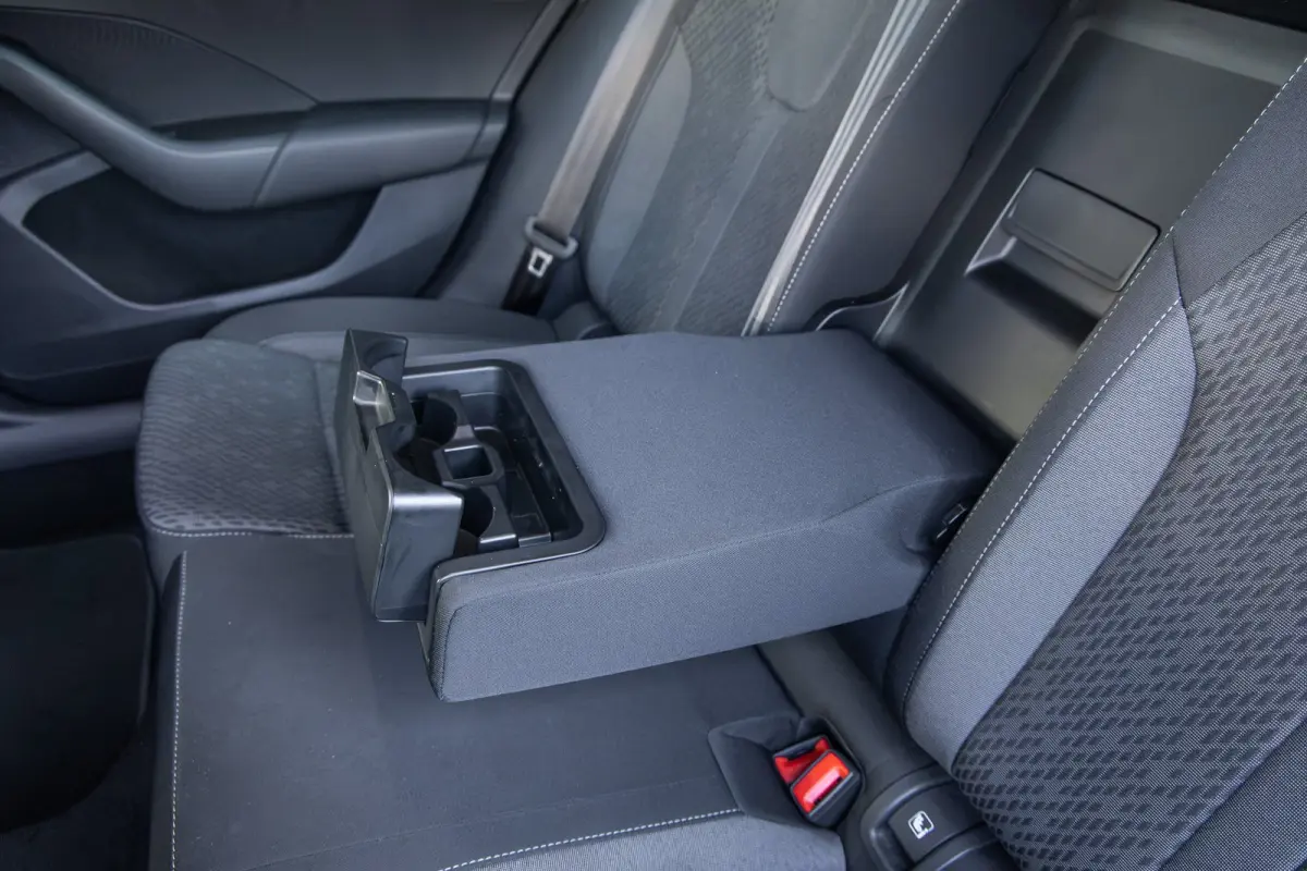 1.0 e-TSI Business Edition Plus | Stoelverwarming | Apple Carplay/Android Auto | Cruise control adaptief | Keyless | Parkeersensoren | Apple Carplay/Android Auto|telefoonintegratie premium |