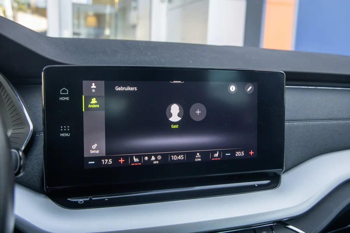 1.0 e-TSI Business Edition Plus | Stoelverwarming | Apple Carplay/Android Auto | Cruise control adaptief | Keyless | Parkeersensoren | Apple Carplay/Android Auto|telefoonintegratie premium |