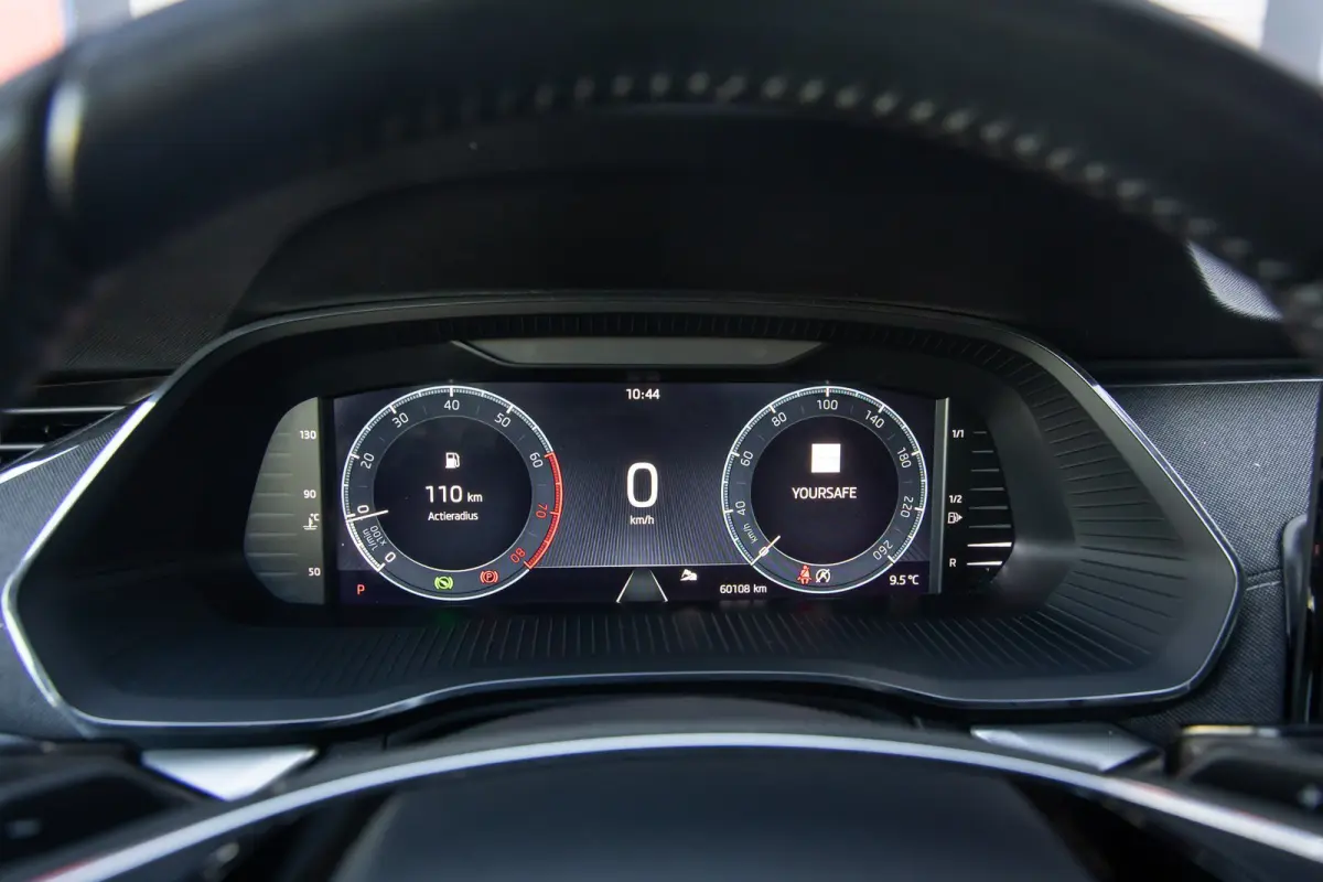 1.0 e-TSI Business Edition Plus | Stoelverwarming | Apple Carplay/Android Auto | Cruise control adaptief | Keyless | Parkeersensoren | Apple Carplay/Android Auto|telefoonintegratie premium |
