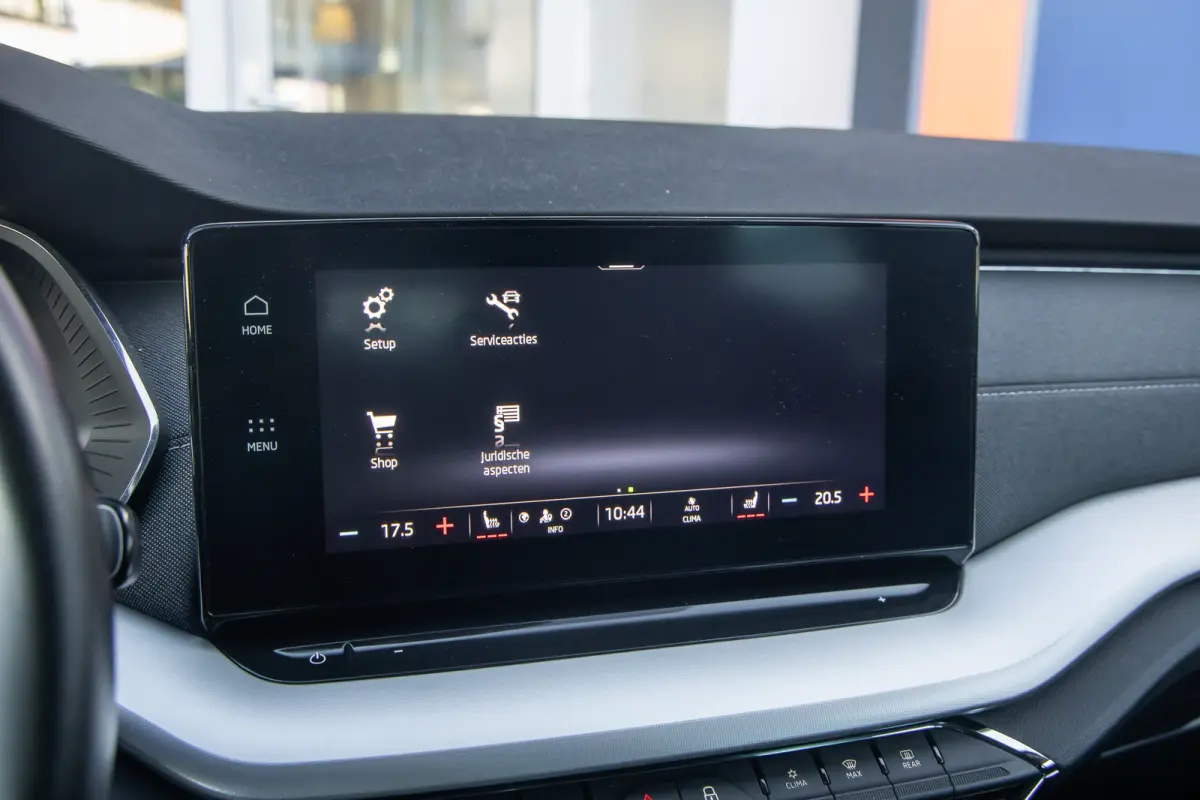 1.0 e-TSI Business Edition Plus | Stoelverwarming | Apple Carplay/Android Auto | Cruise control adaptief | Keyless | Parkeersensoren | Apple Carplay/Android Auto|telefoonintegratie premium |