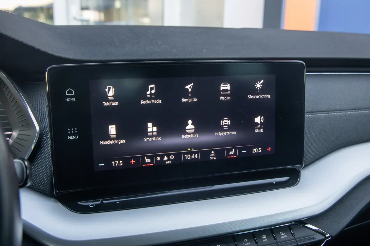 1.0 e-TSI Business Edition Plus | Stoelverwarming | Apple Carplay/Android Auto | Cruise control adaptief | Keyless | Parkeersensoren | Apple Carplay/Android Auto|telefoonintegratie premium |