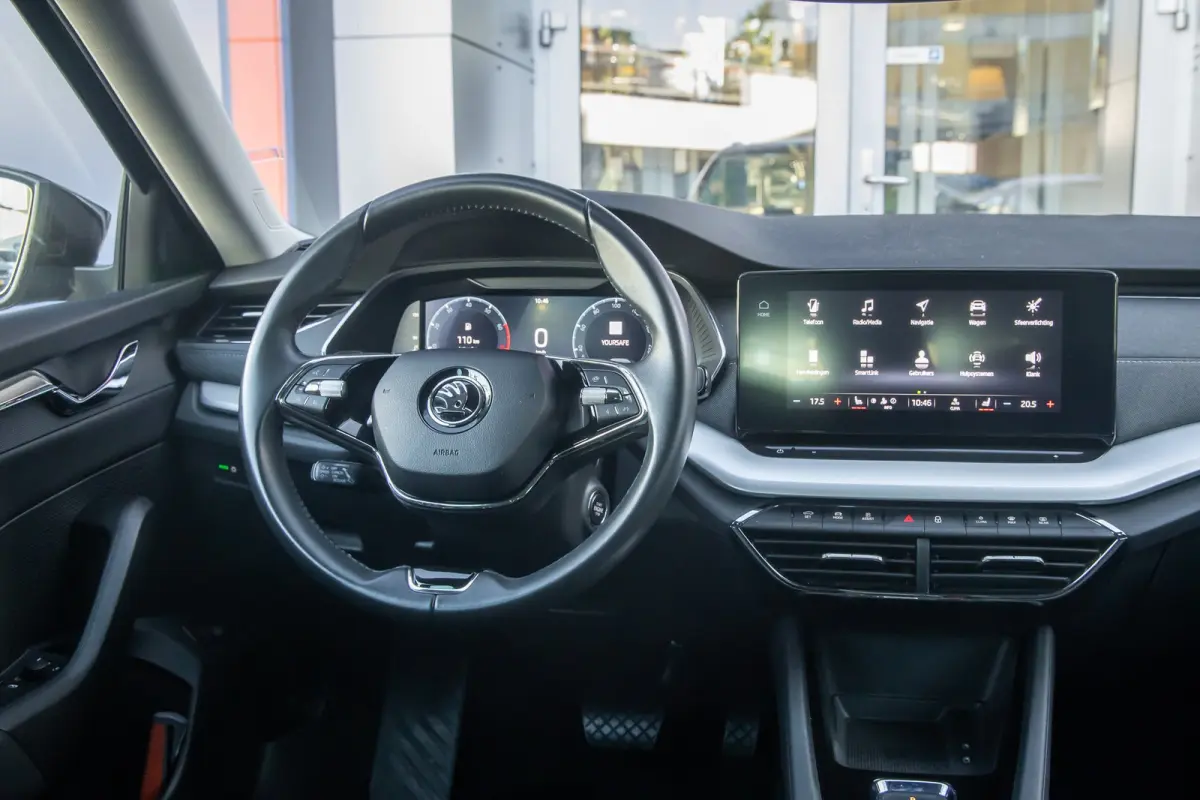 1.0 e-TSI Business Edition Plus | Stoelverwarming | Apple Carplay/Android Auto | Cruise control adaptief | Keyless | Parkeersensoren | Apple Carplay/Android Auto|telefoonintegratie premium |