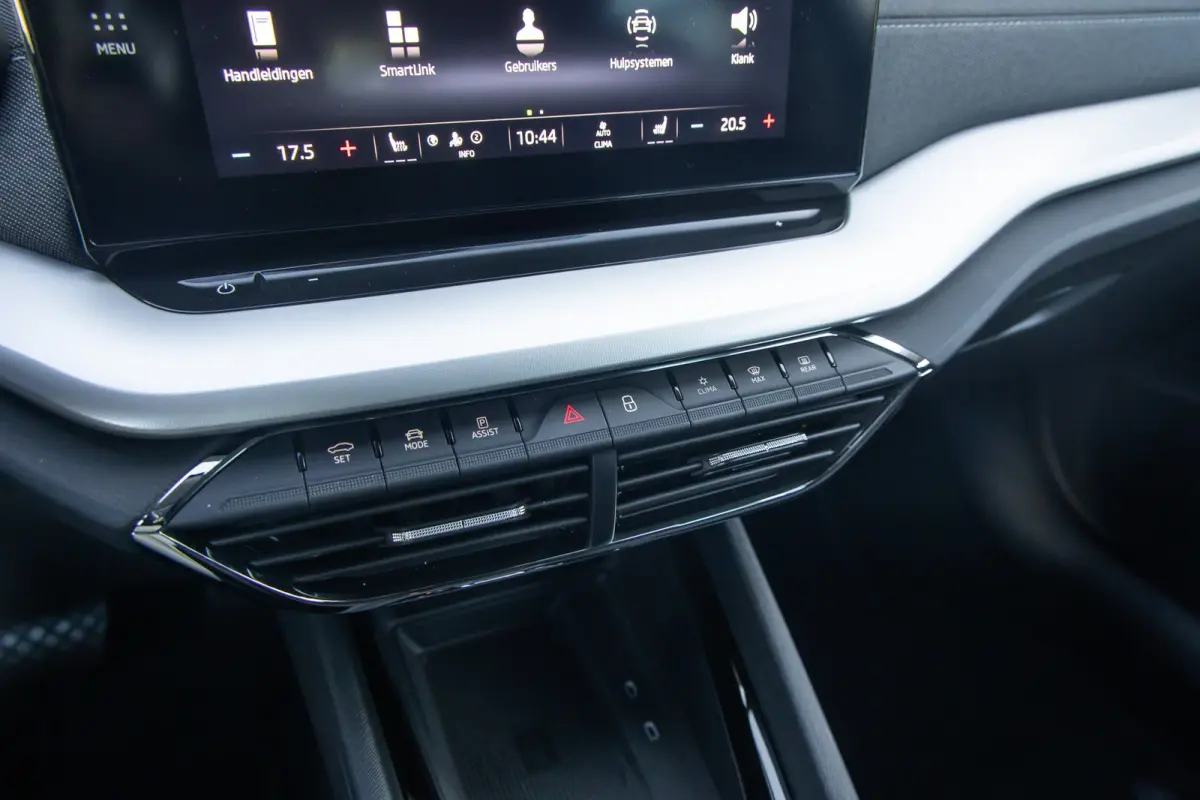 1.0 e-TSI Business Edition Plus | Stoelverwarming | Apple Carplay/Android Auto | Cruise control adaptief | Keyless | Parkeersensoren | Apple Carplay/Android Auto|telefoonintegratie premium |