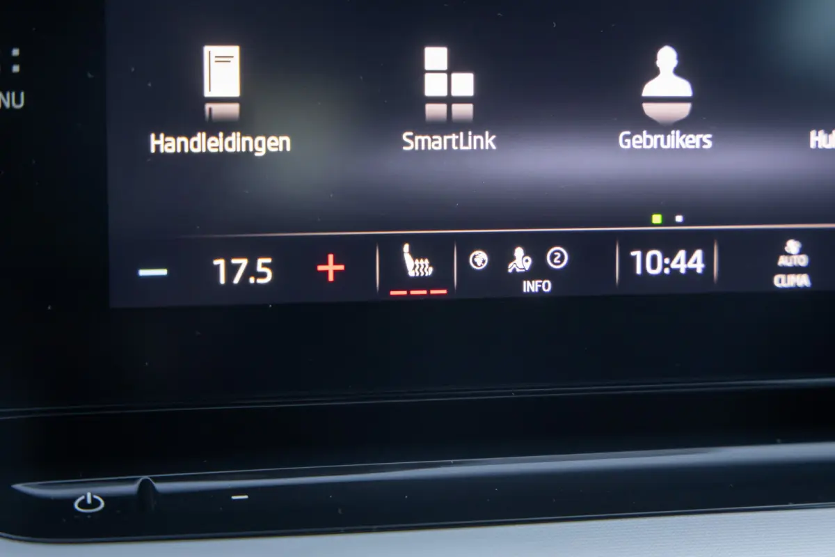 1.0 e-TSI Business Edition Plus | Stoelverwarming | Apple Carplay/Android Auto | Cruise control adaptief | Keyless | Parkeersensoren | Apple Carplay/Android Auto|telefoonintegratie premium |