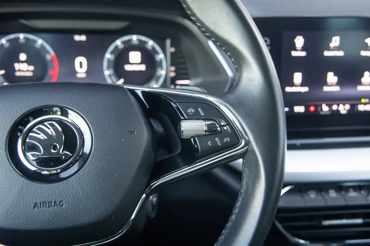 1.0 e-TSI Business Edition Plus | Stoelverwarming | Apple Carplay/Android Auto | Cruise control adaptief | Keyless | Parkeersensoren | Apple Carplay/Android Auto|telefoonintegratie premium |