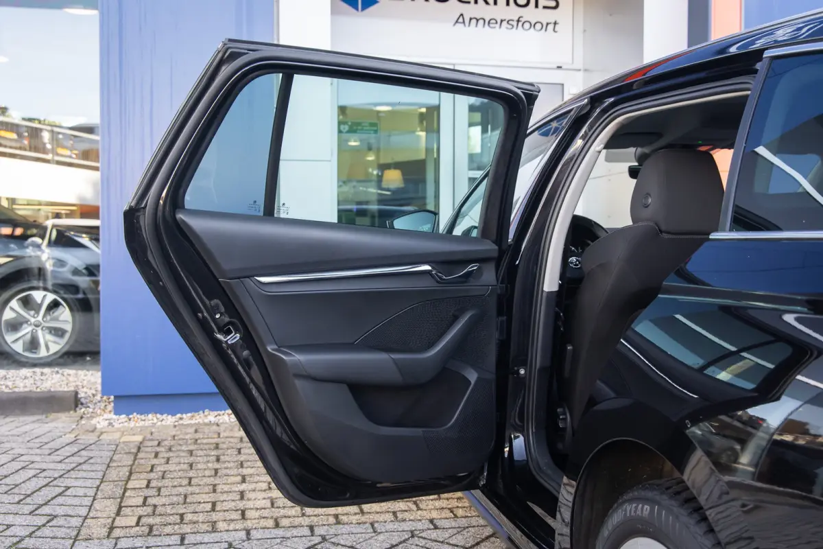 1.0 e-TSI Business Edition Plus | Stoelverwarming | Apple Carplay/Android Auto | Cruise control adaptief | Keyless | Parkeersensoren | Apple Carplay/Android Auto|telefoonintegratie premium |