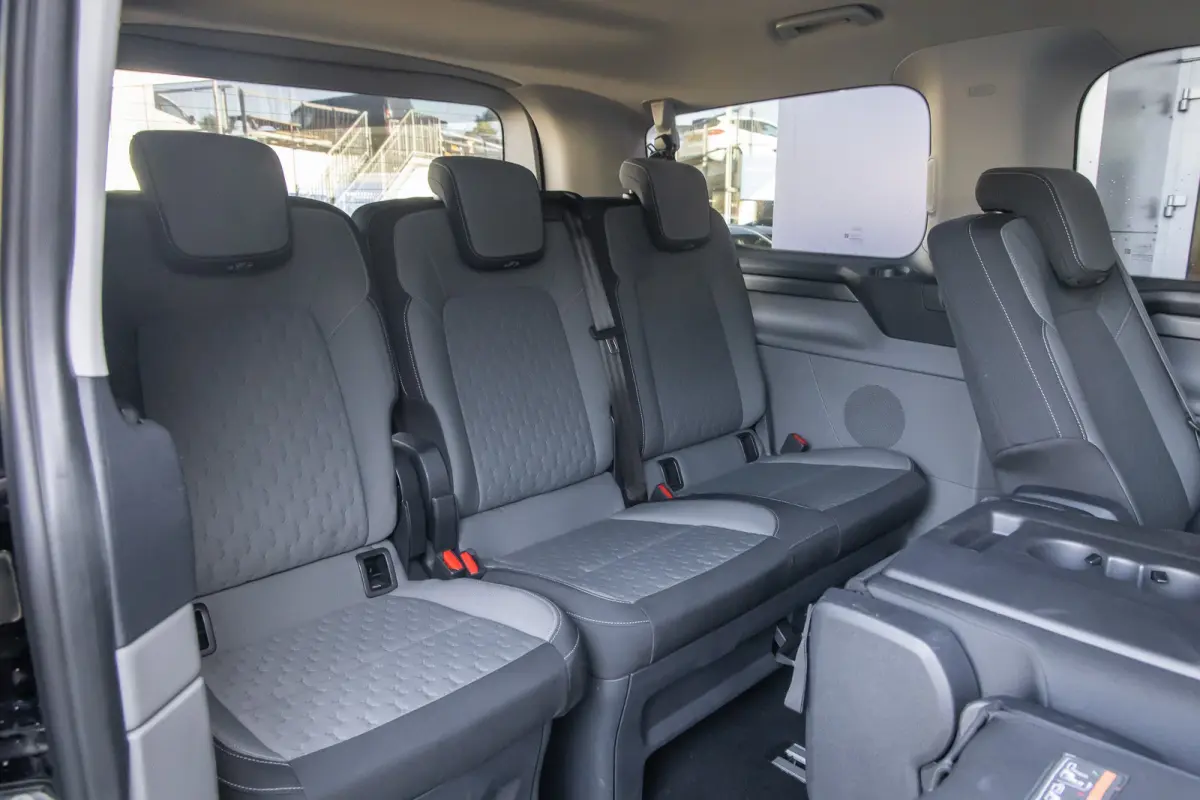 Tourneo 340 2.5 PHEV L1H1 Titanium | Trekhaak | Stoel- Stuurverwarming | Parkeersenoren + Camera | Keyless | LED | Apple Carplay/Android Auto | Apple Carplay/Android Auto|telefoonintegratie 