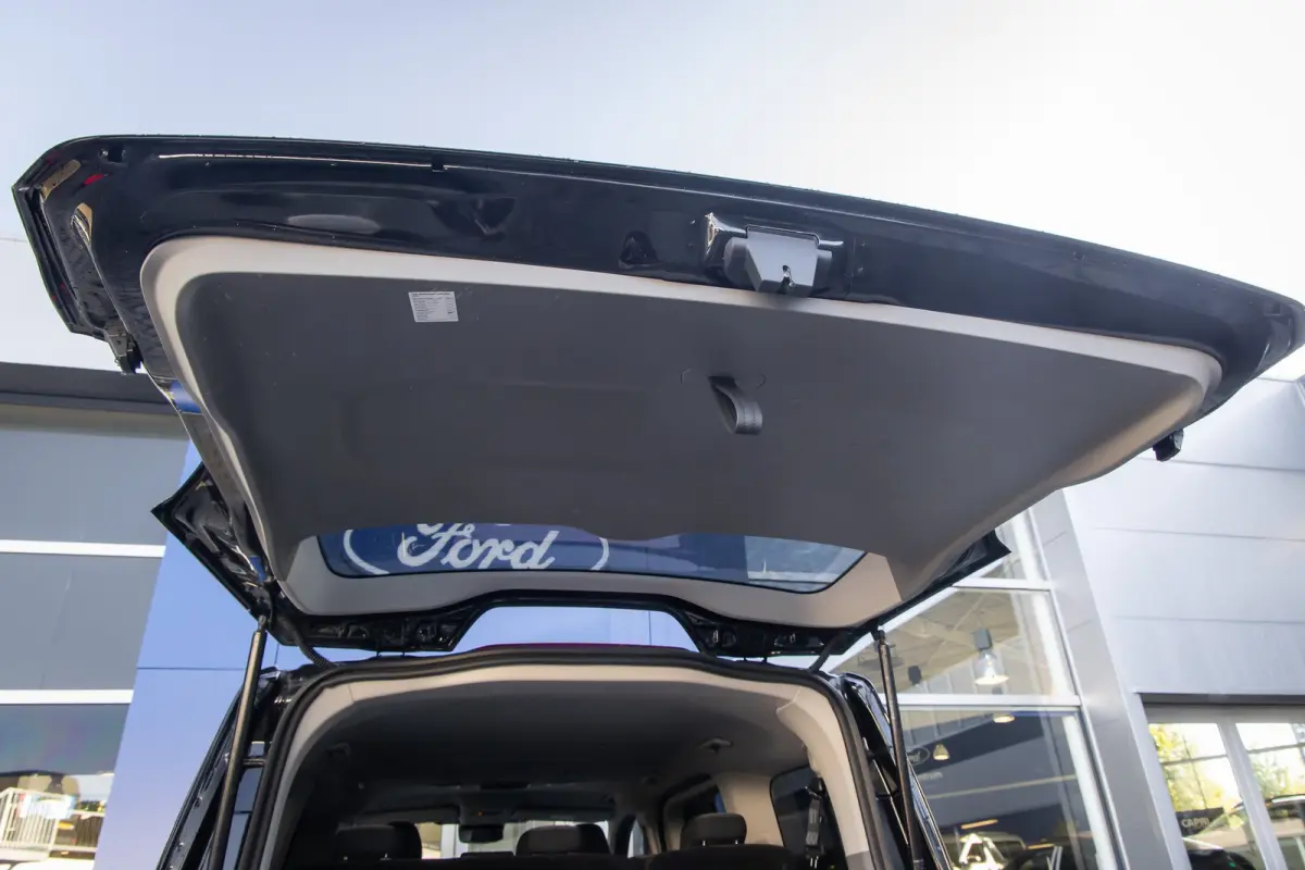 Tourneo 340 2.5 PHEV L1H1 Titanium | Trekhaak | Stoel- Stuurverwarming | Parkeersenoren + Camera | Keyless | LED | Apple Carplay/Android Auto | Apple Carplay/Android Auto|telefoonintegratie 