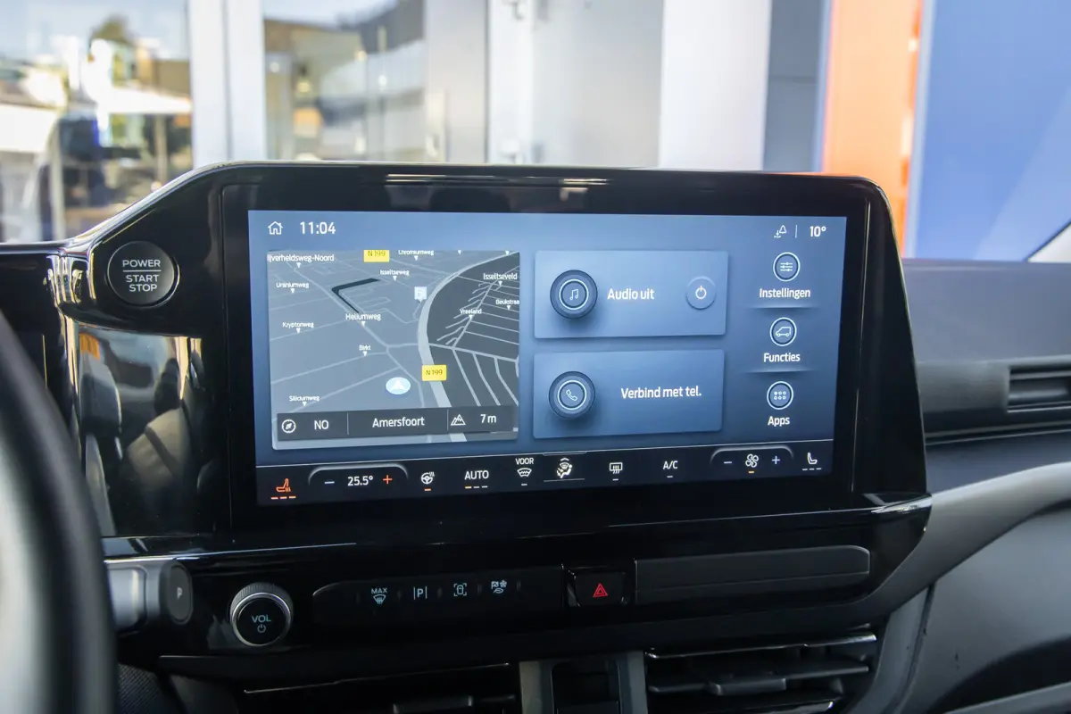 Tourneo 340 2.5 PHEV L1H1 Titanium | Trekhaak | Stoel- Stuurverwarming | Parkeersenoren + Camera | Keyless | LED | Apple Carplay/Android Auto | Apple Carplay/Android Auto|telefoonintegratie 