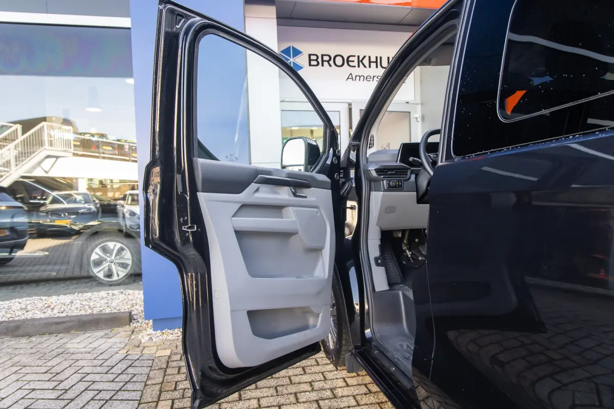 Tourneo 340 2.5 PHEV L1H1 Titanium | Trekhaak | Stoel- Stuurverwarming | Parkeersenoren + Camera | Keyless | LED | Apple Carplay/Android Auto | Apple Carplay/Android Auto|telefoonintegratie 