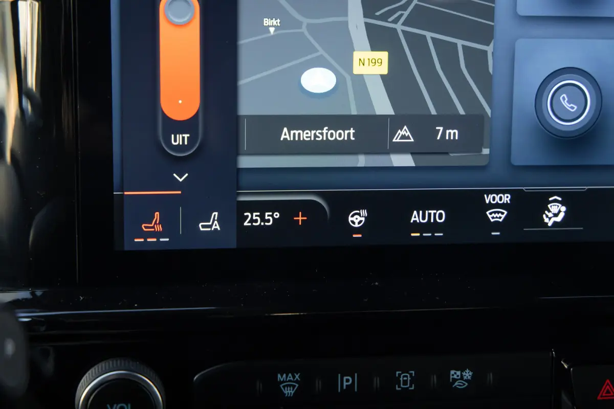 Tourneo 340 2.5 PHEV L1H1 Titanium | Trekhaak | Stoel- Stuurverwarming | Parkeersenoren + Camera | Keyless | LED | Apple Carplay/Android Auto | Apple Carplay/Android Auto|telefoonintegratie 
