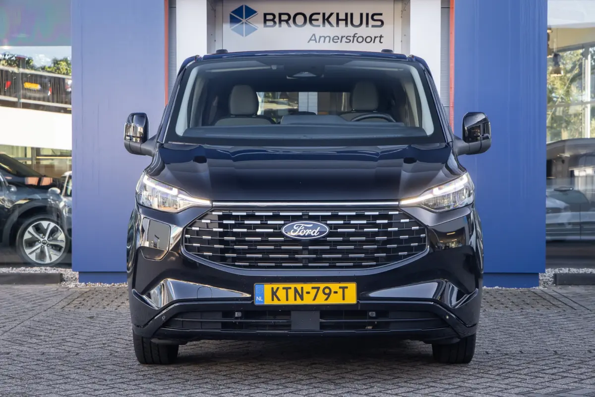 Tourneo 340 2.5 PHEV L1H1 Titanium | Trekhaak | Stoel- Stuurverwarming | Parkeersenoren + Camera | Keyless | LED | Apple Carplay/Android Auto | Apple Carplay/Android Auto|telefoonintegratie 