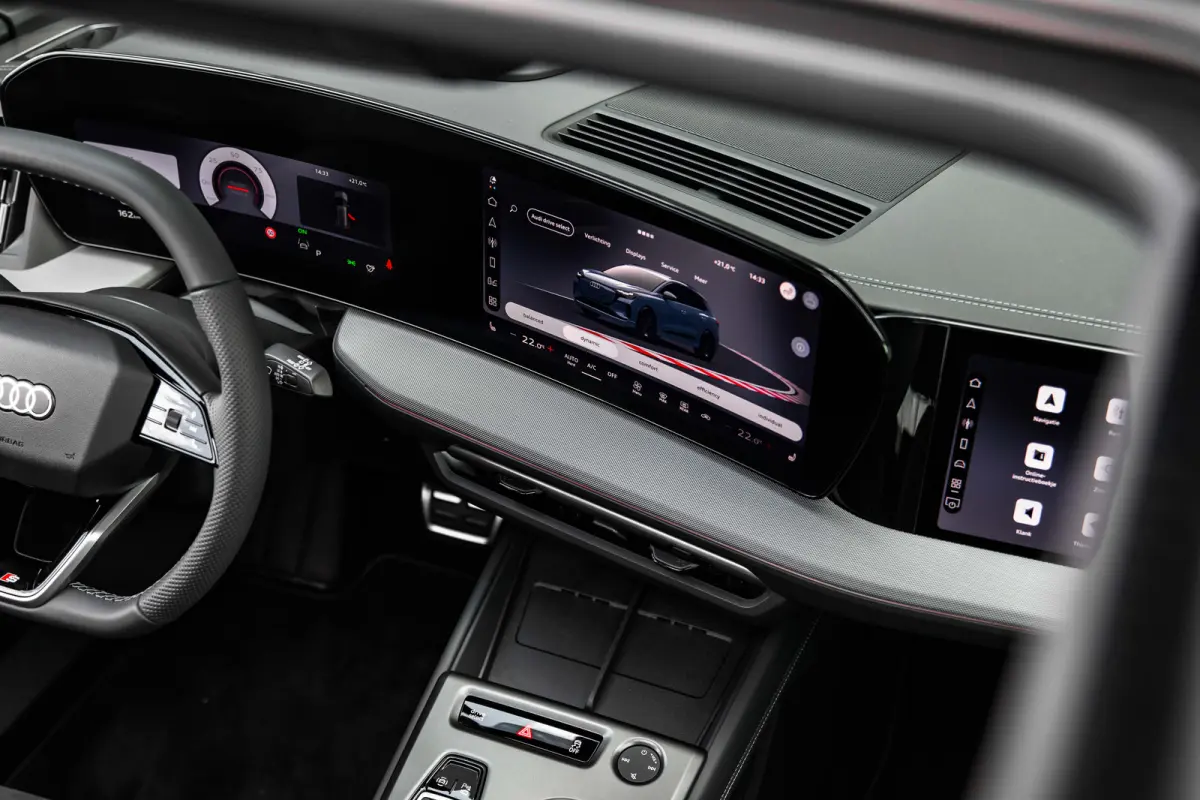 S edition quattro performance 82 kWh | Panoramadak | 360 Camera | HUD | Sonos | Passenger Display | | Apple Carplay/Android Auto|telefoonintegratie premium | Audio installatie premium | Crui
