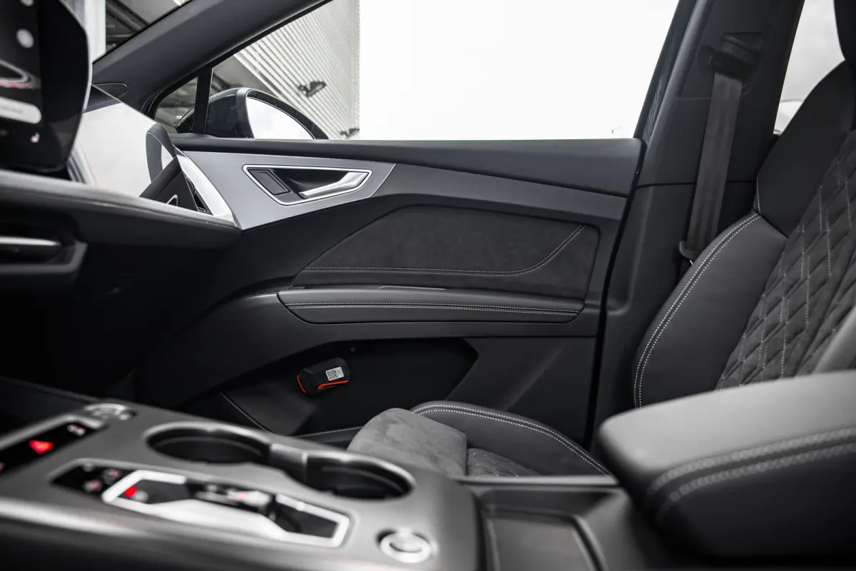 S edition quattro performance 82 kWh | Panoramadak | 360 Camera | HUD | Sonos | Passenger Display | | Apple Carplay/Android Auto|telefoonintegratie premium | Audio installatie premium | Crui