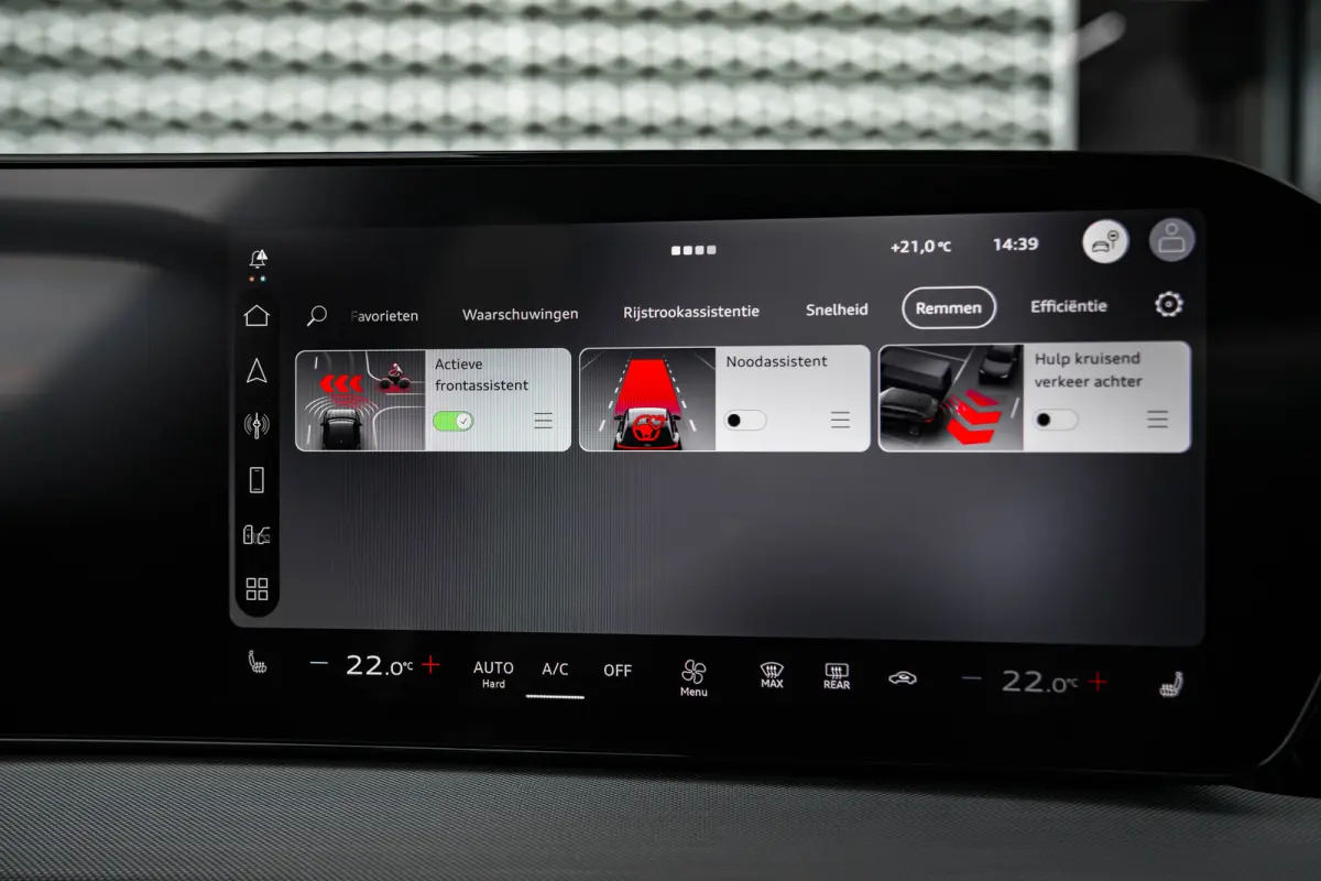 S edition quattro performance 82 kWh | Panoramadak | 360 Camera | HUD | Sonos | Passenger Display | | Apple Carplay/Android Auto|telefoonintegratie premium | Audio installatie premium | Crui