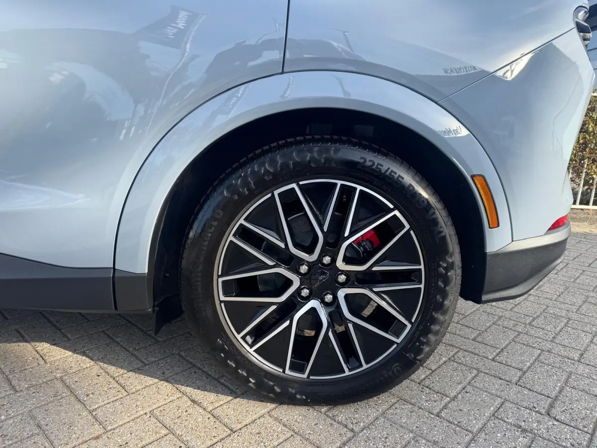 Extended Premium RWD 88 kWh | Elektr. Bestuurdersstoel met Memory | Dodehoekdetectie | Adaptive Cruise Ctrl. | Keyless Entry |