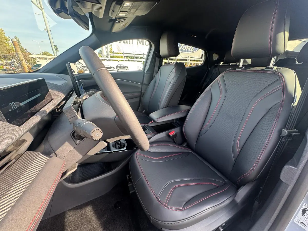 Extended Premium RWD 88 kWh | Elektr. Bestuurdersstoel met Memory | Dodehoekdetectie | Adaptive Cruise Ctrl. | Keyless Entry |