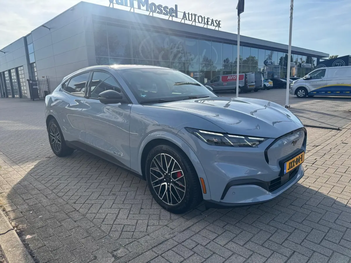 Extended Premium RWD 88 kWh | Elektr. Bestuurdersstoel met Memory | Dodehoekdetectie | Adaptive Cruise Ctrl. | Keyless Entry |