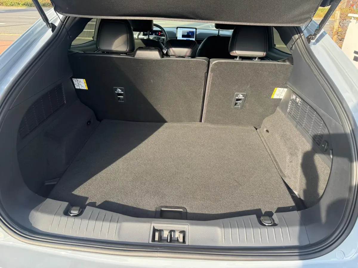 Extended Premium RWD 88 kWh | Elektr. Bestuurdersstoel met Memory | Dodehoekdetectie | Adaptive Cruise Ctrl. | Keyless Entry |