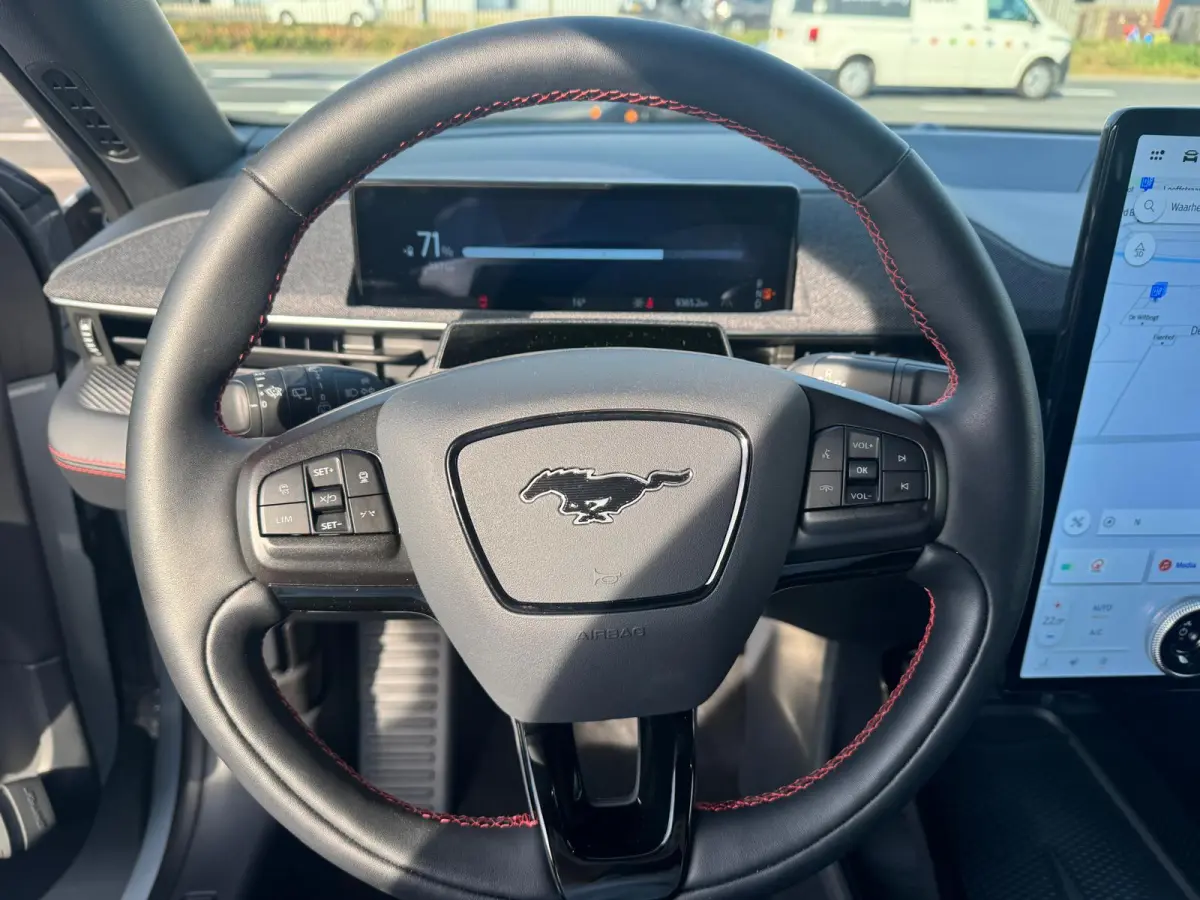 Extended Premium RWD 88 kWh | Elektr. Bestuurdersstoel met Memory | Dodehoekdetectie | Adaptive Cruise Ctrl. | Keyless Entry |
