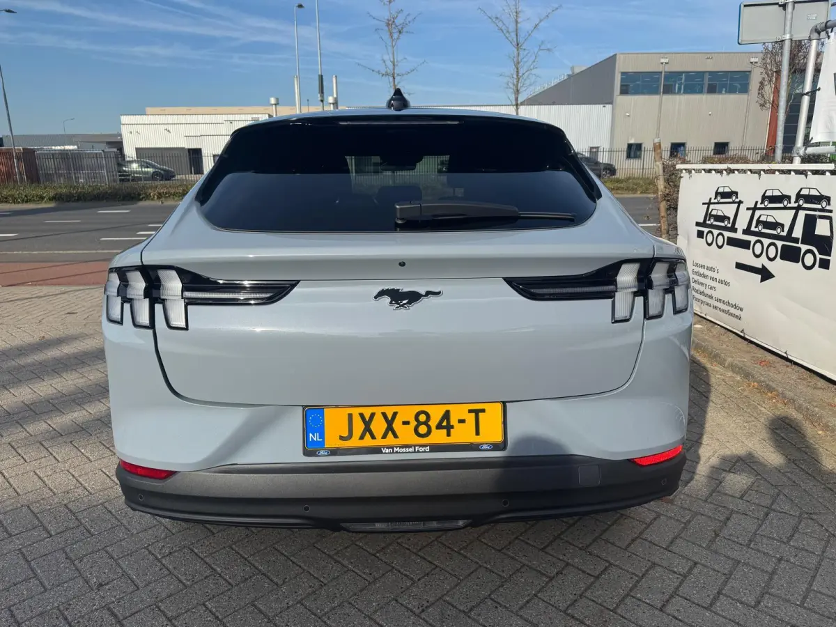 Extended Premium RWD 88 kWh | Elektr. Bestuurdersstoel met Memory | Dodehoekdetectie | Adaptive Cruise Ctrl. | Keyless Entry |