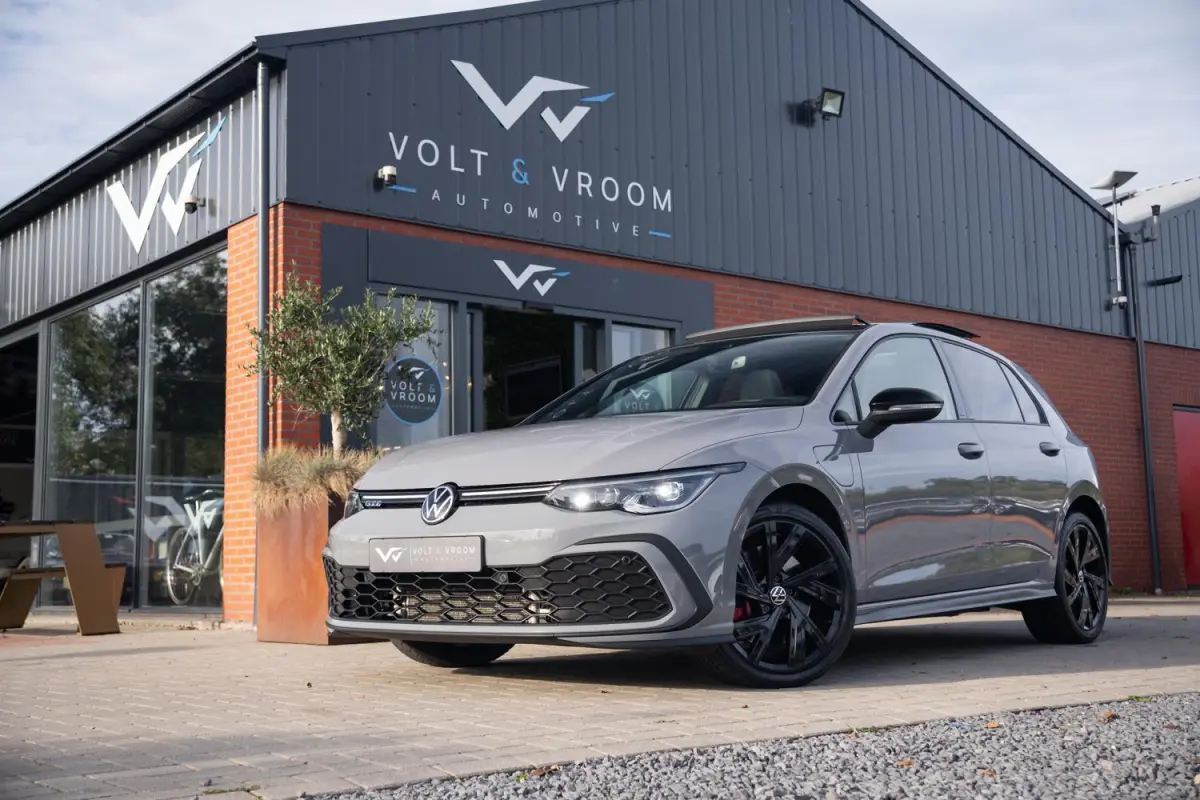 1.4 GTE 245PK|2e Eig|BTW|Panoramadak|Trekhaak|CarPlay|Nardo|Leder|Stoel Ventilatie/verwarming|R-Line 18''|Sfeer|IQ LED|Head UP|Virtual|Dealer Onderhouden