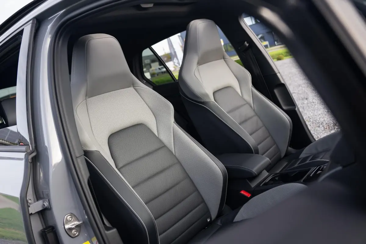 1.4 GTE 245PK|2e Eig|BTW|Panoramadak|Trekhaak|CarPlay|Nardo|Leder|Stoel Ventilatie/verwarming|R-Line 18''|Sfeer|IQ LED|Head UP|Virtual|Dealer Onderhouden