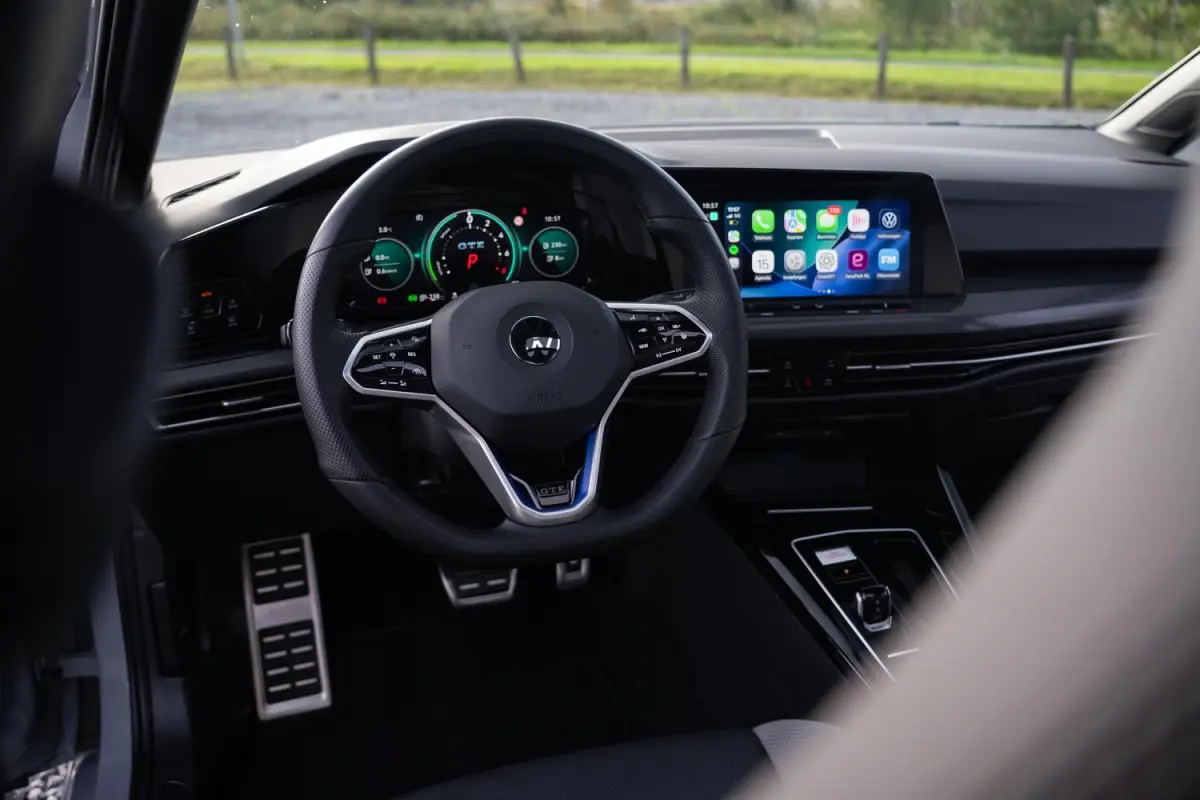 1.4 GTE 245PK|2e Eig|BTW|Panoramadak|Trekhaak|CarPlay|Nardo|Leder|Stoel Ventilatie/verwarming|R-Line 18''|Sfeer|IQ LED|Head UP|Virtual|Dealer Onderhouden