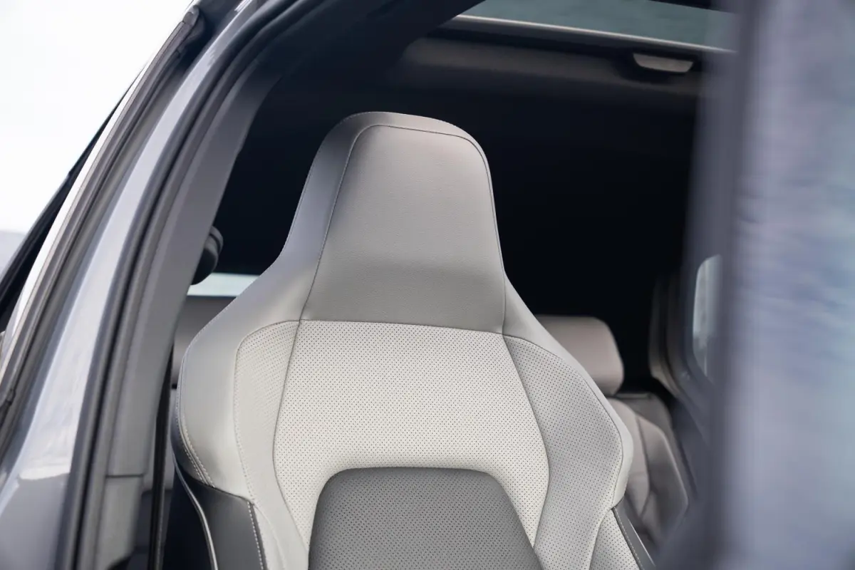 1.4 GTE 245PK|2e Eig|BTW|Panoramadak|Trekhaak|CarPlay|Nardo|Leder|Stoel Ventilatie/verwarming|R-Line 18''|Sfeer|IQ LED|Head UP|Virtual|Dealer Onderhouden