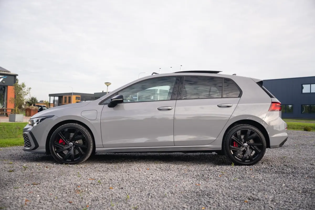 1.4 GTE 245PK|2e Eig|BTW|Panoramadak|Trekhaak|CarPlay|Nardo|Leder|Stoel Ventilatie/verwarming|R-Line 18''|Sfeer|IQ LED|Head UP|Virtual|Dealer Onderhouden