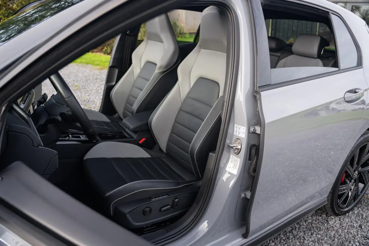1.4 GTE 245PK|2e Eig|BTW|Panoramadak|Trekhaak|CarPlay|Nardo|Leder|Stoel Ventilatie/verwarming|R-Line 18''|Sfeer|IQ LED|Head UP|Virtual|Dealer Onderhouden