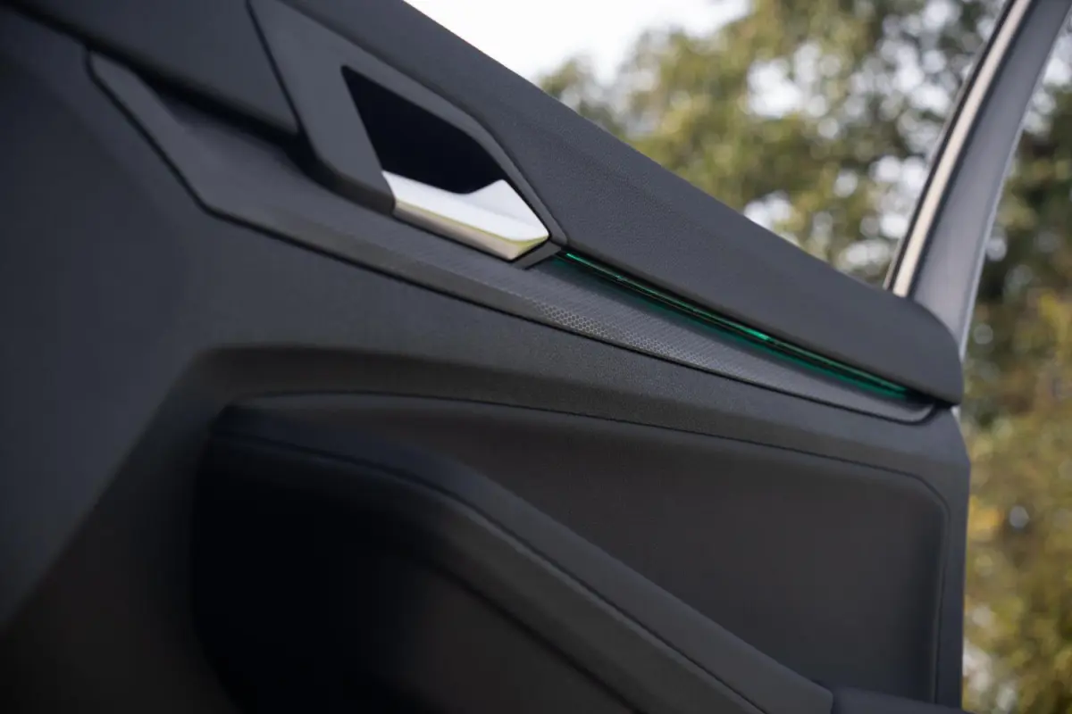 1.4 GTE 245PK|2e Eig|BTW|Panoramadak|Trekhaak|CarPlay|Nardo|Leder|Stoel Ventilatie/verwarming|R-Line 18''|Sfeer|IQ LED|Head UP|Virtual|Dealer Onderhouden