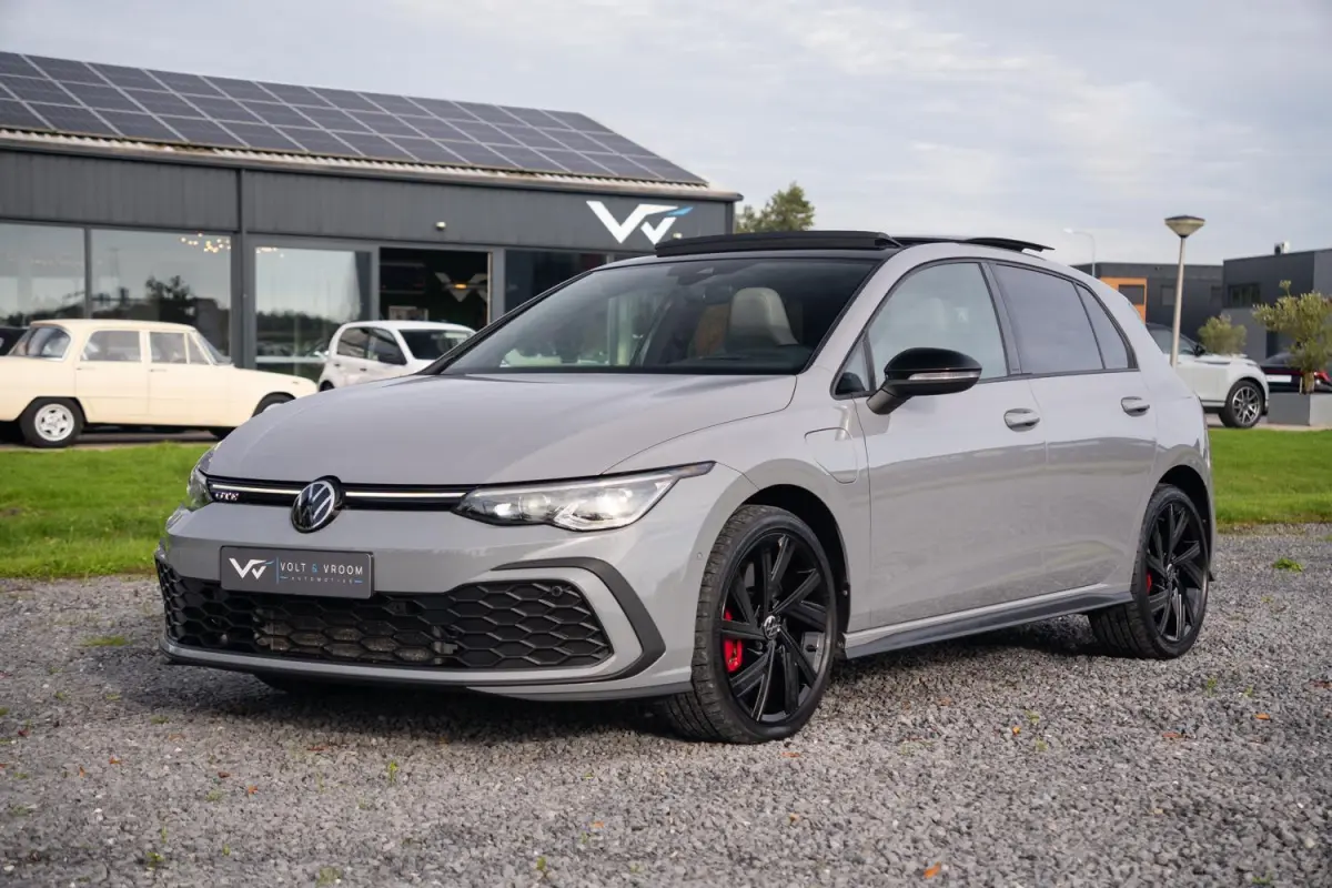 1.4 GTE 245PK|2e Eig|BTW|Panoramadak|Trekhaak|CarPlay|Nardo|Leder|Stoel Ventilatie/verwarming|R-Line 18''|Sfeer|IQ LED|Head UP|Virtual|Dealer Onderhouden